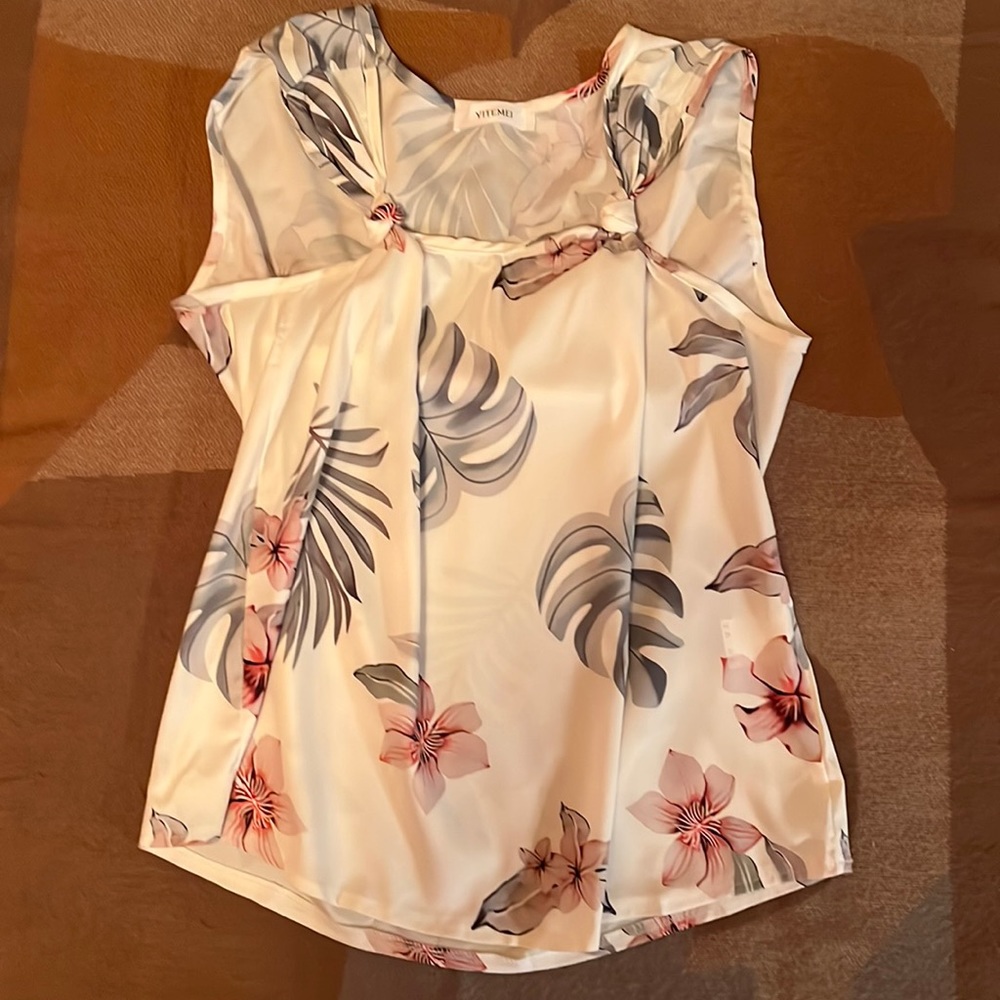 Floral Knot Tank